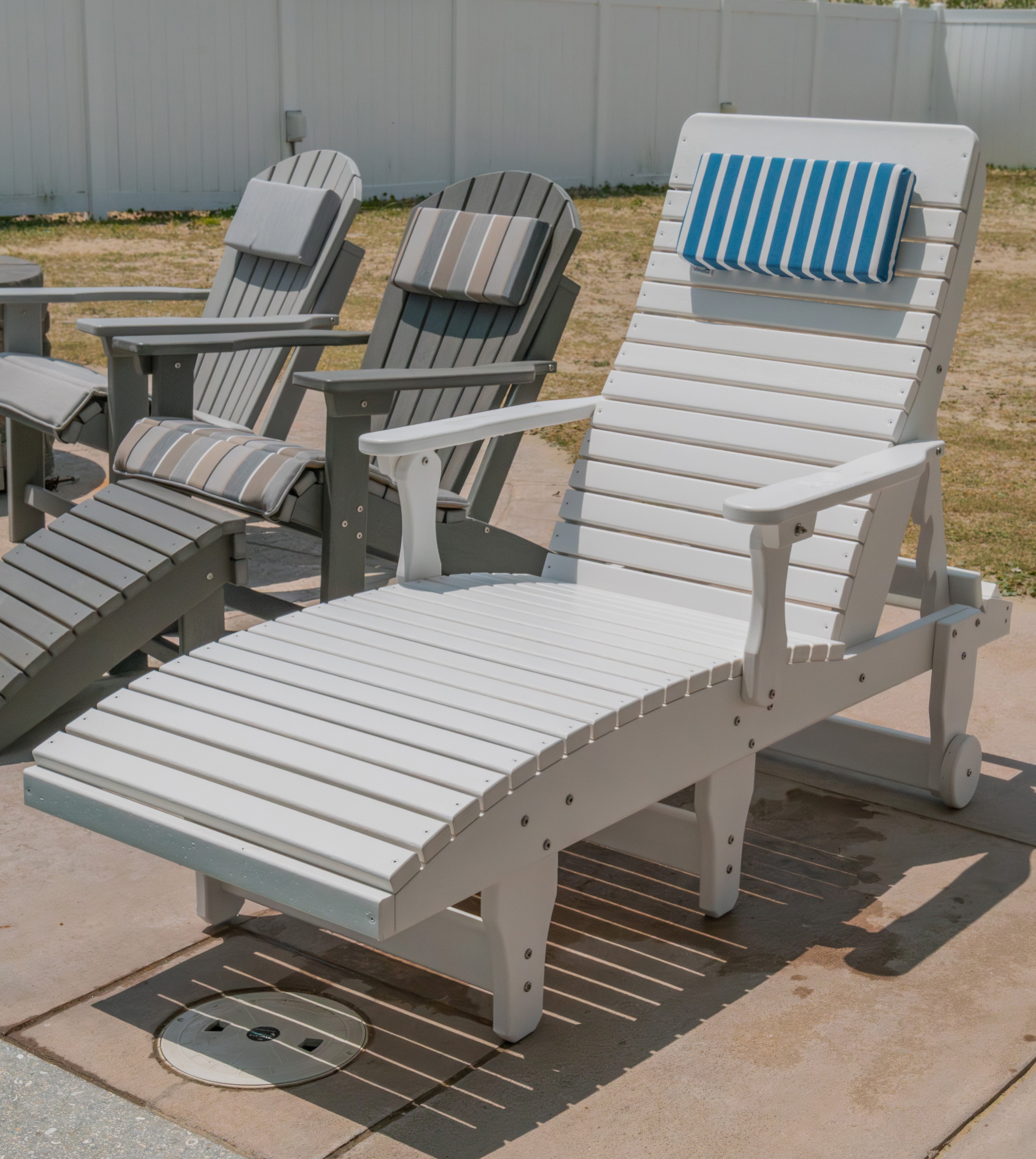 Chaise Lounge With Wheels And Adjustable Back