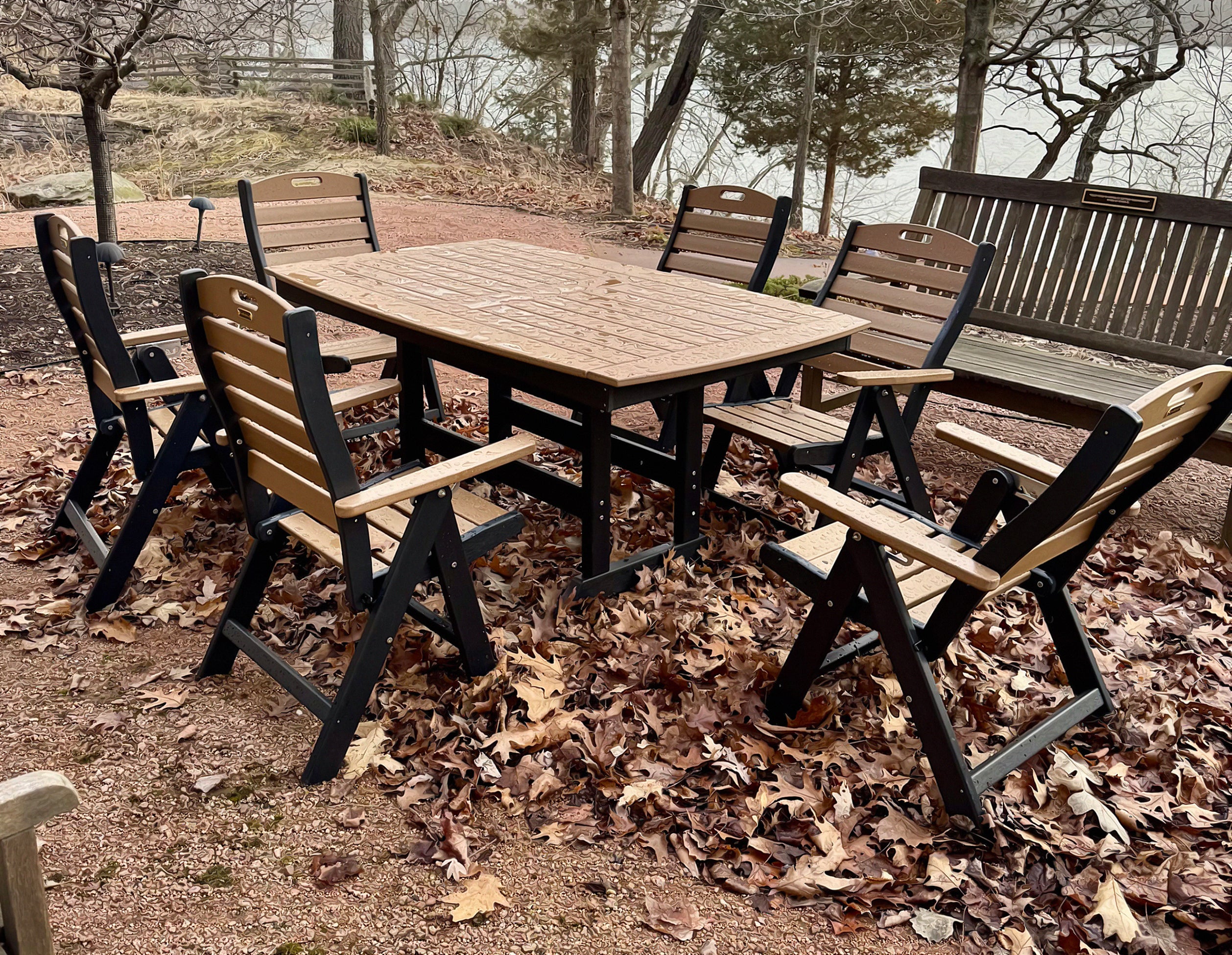 DURAWEATHER POLY® 7-Piece Savannah Dining Table Set With Folding & Reclining Chairs