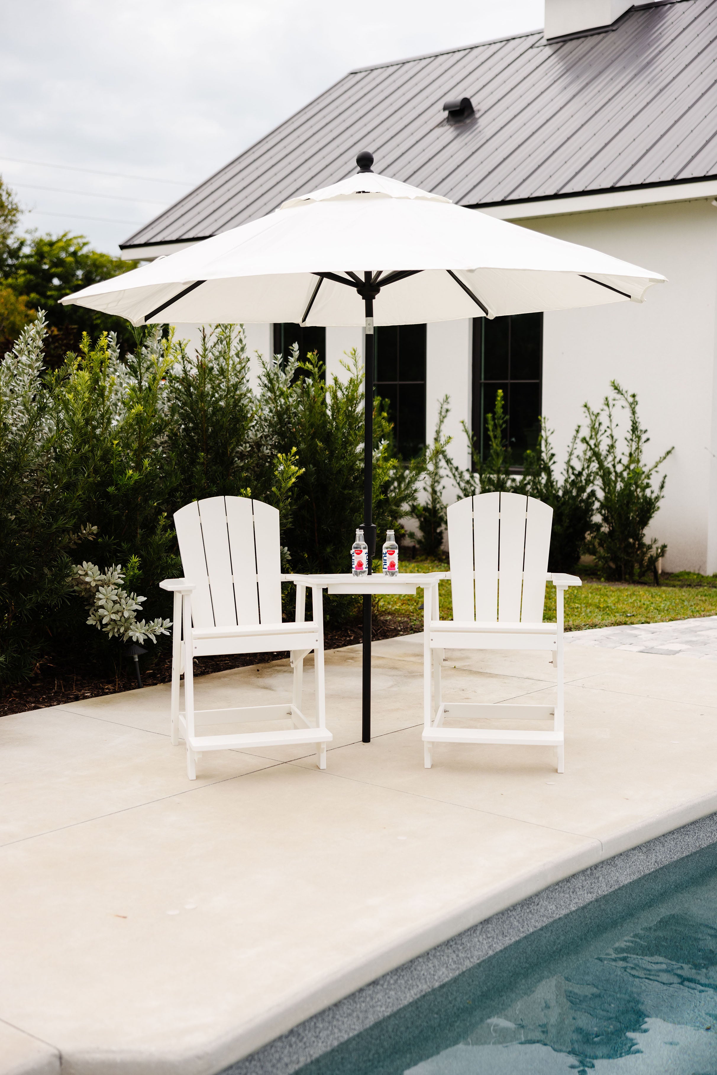 DURAWEATHER POLY® Maybeck Tete-a-Tete (Umbrella Not Included)