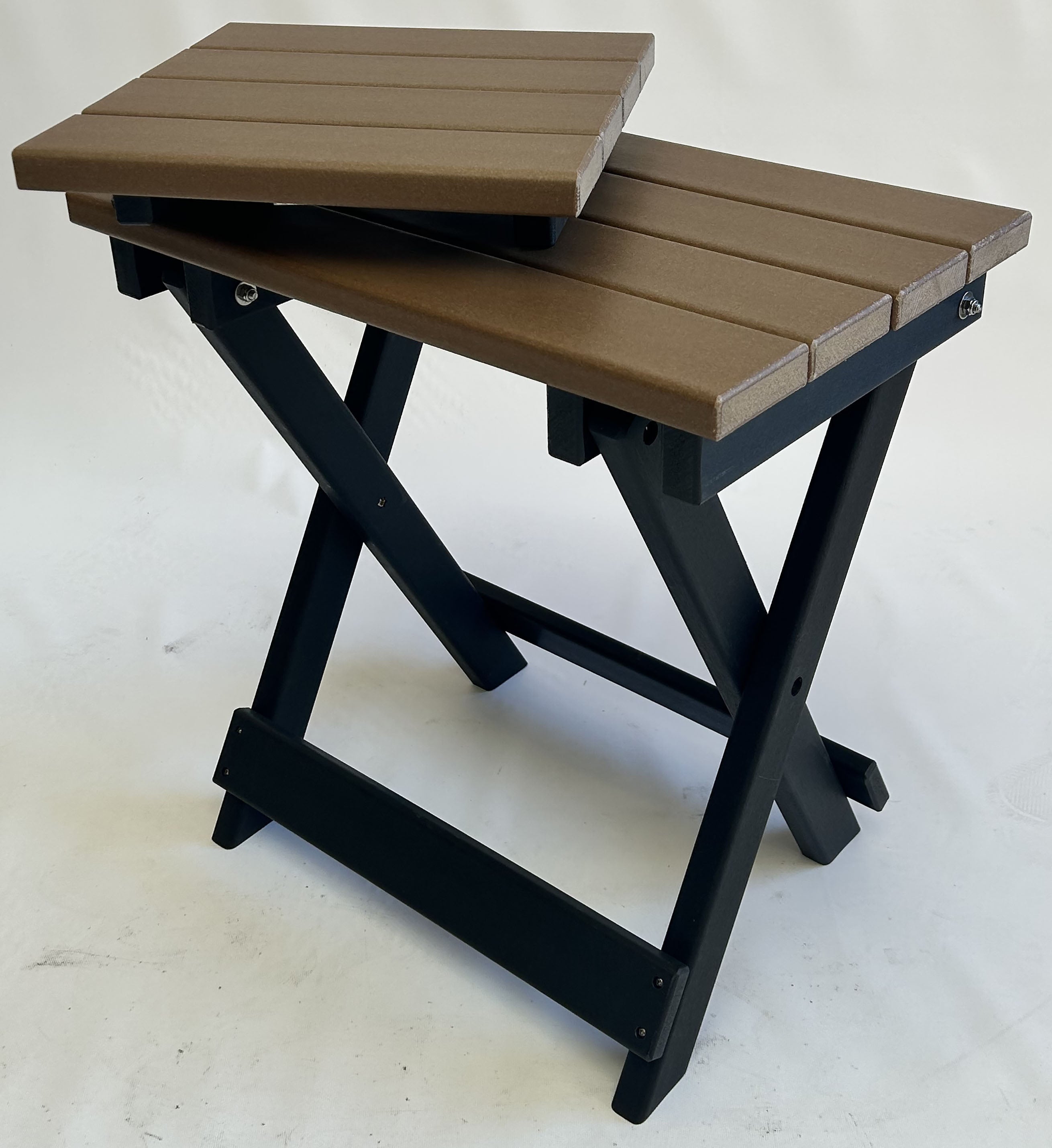 Set of 2 Classic Adirondack Single Gliders With Folding End Table